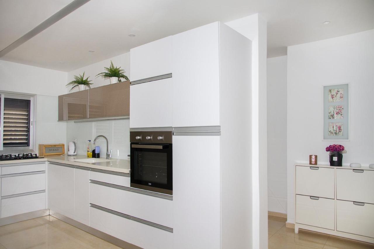 Apartments4You Etsel Bat Yam Exterior foto