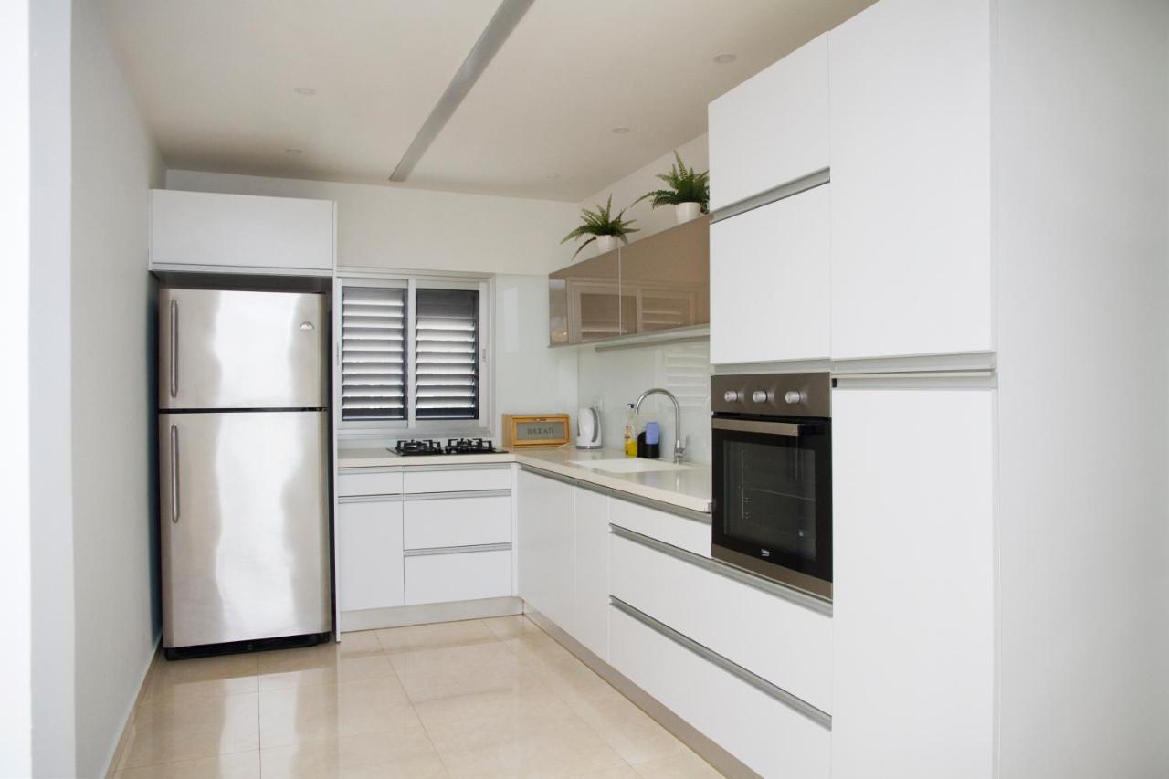 Apartments4You Etsel Bat Yam Exterior foto