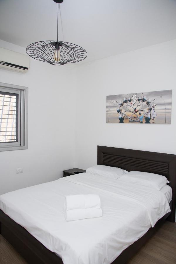 Apartments4You Etsel Bat Yam Exterior foto